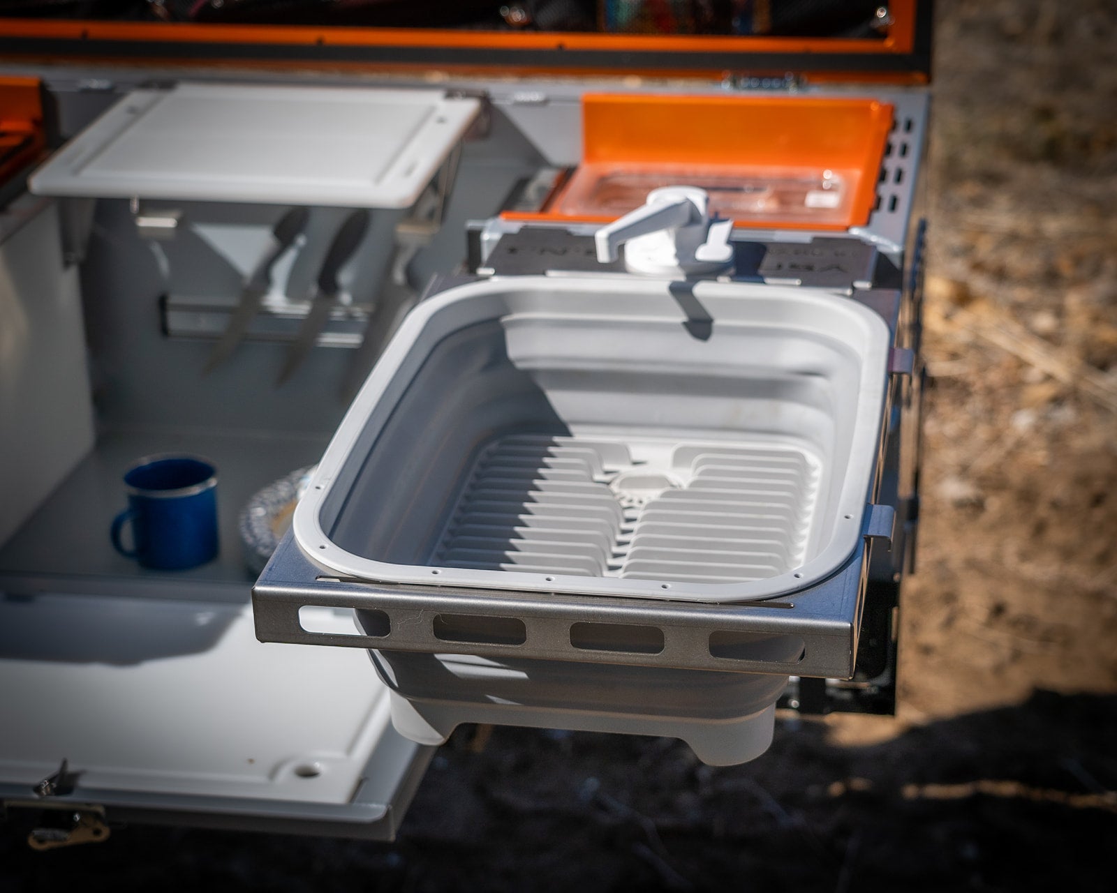 Tailgate Sink with running water can be used at any location